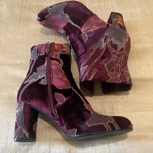 Steve Madden Booties